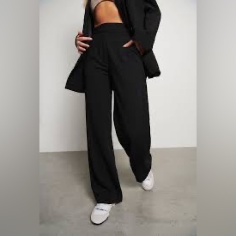 NWT Dynamite Yasmin pant size 8